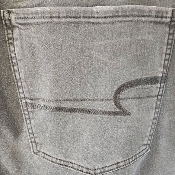 AMERICAN EAGLE Plus Size Black High Rise Stretchy Short Length Jeans - Picture 7 of 12